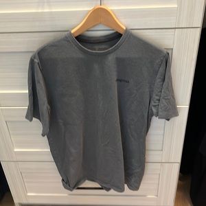 Patagonia men’s Responsibili-tee Short Sleeve T Shirt Size S grey